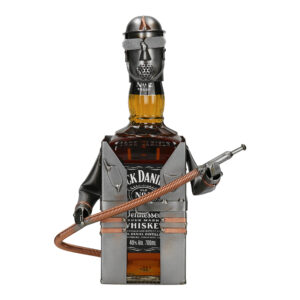 Metalowa figurka strażaka PSP na whiskey jako śmieszny i oryginalny prezent