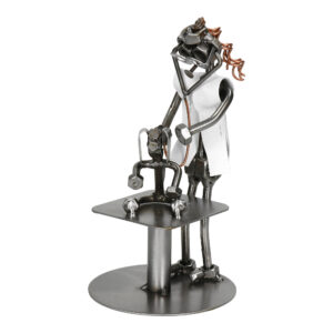 Metalowa figurka kobiety weterynarz jako oryginalny i śmieszny prezent