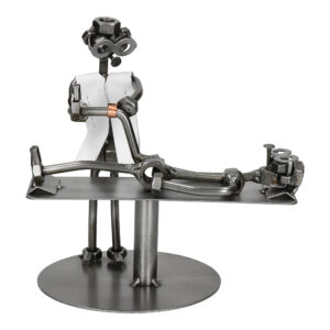 Metalowa figurka fizjoterapeuty jako elegancki prezent dla terapeuty