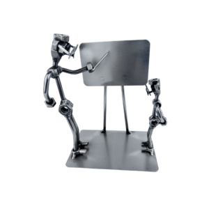 Metalowa figurka nauczyciela z uczniem – wyjątkowy prezent dla nauczyciela